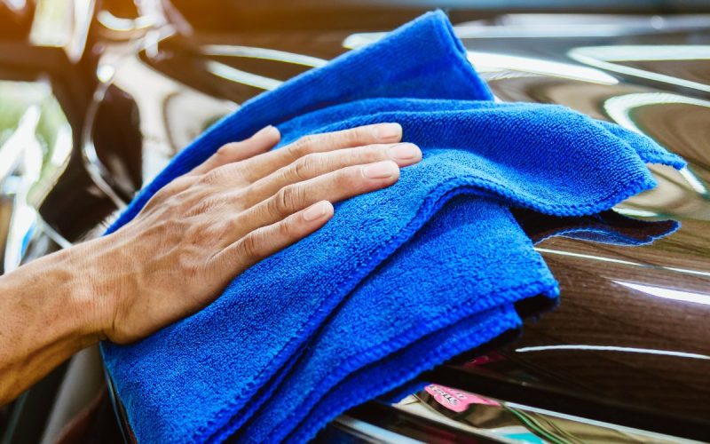 4 Reasons To Clean Your Car With Microfiber Towels